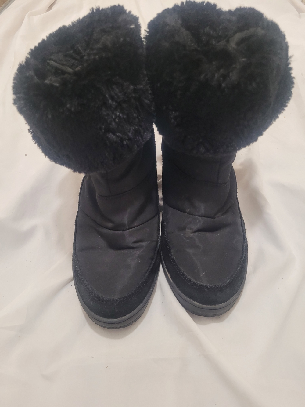 Women's Black Faux-Fur Cuffed Winter Boots